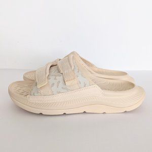 HOKA - Ora Luxe Recovery Sandal - Size Women 10/ Men 8 - Shortbread/Eggnog Color